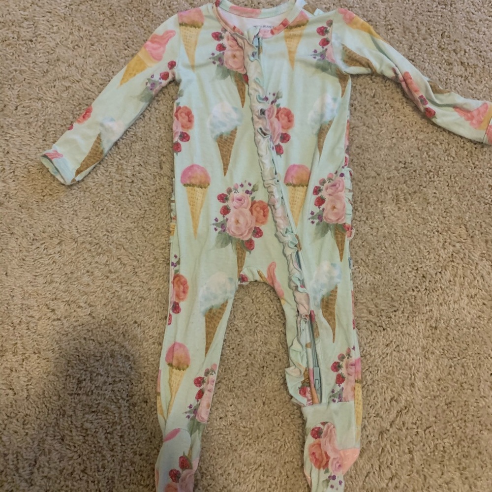 Posh peanut Discontinued Sophia footie